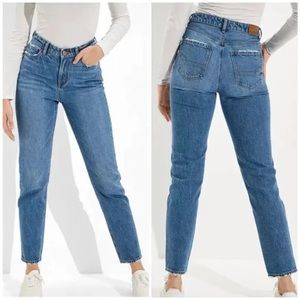 American Eagle Mom Jeans High V-Rise Distressed Light Wash